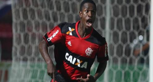 جماهير فلامنجو تعاتب ريال مدريد بسبب سعر "الظاهرة" الجديد